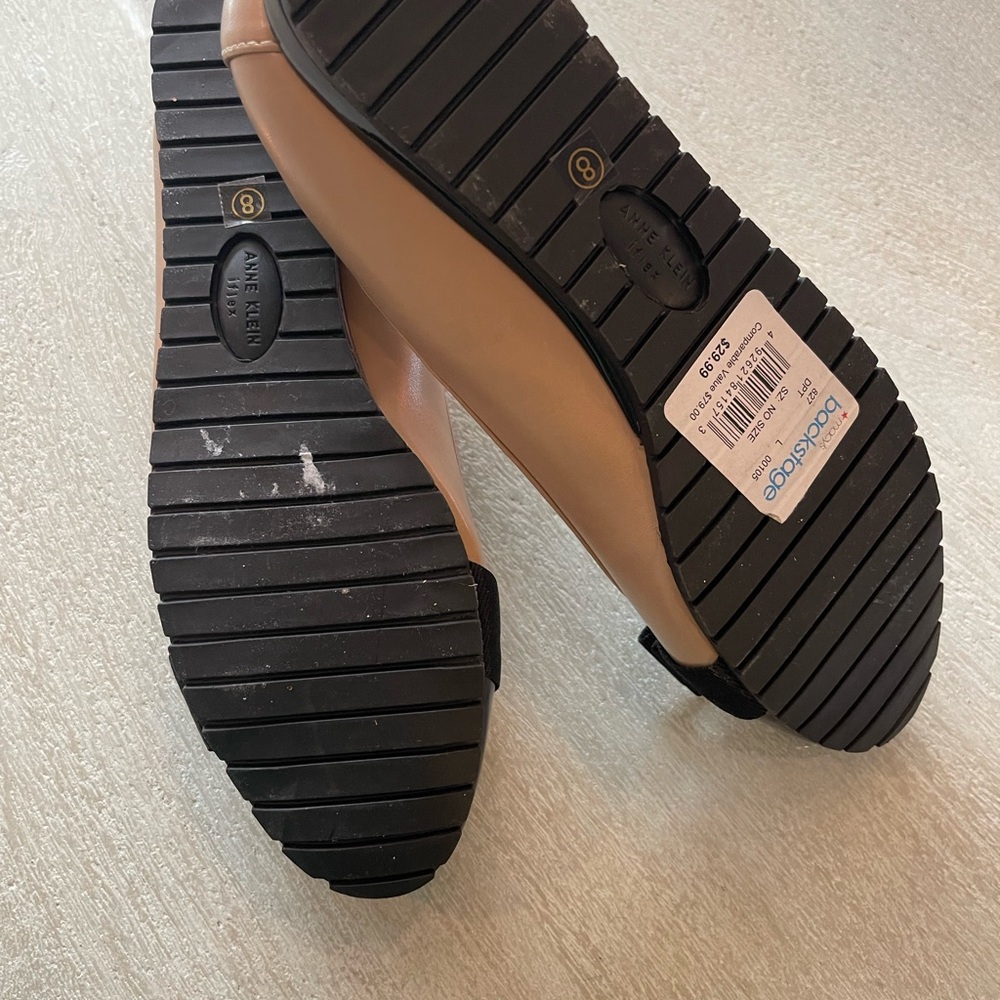 Anne Klein Black and Tan Flats with Bow - Picture 4 of 4